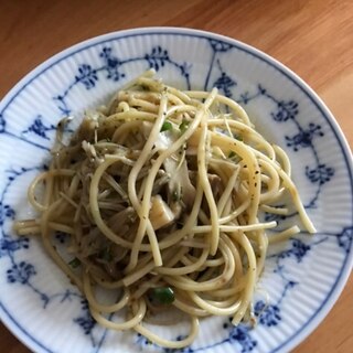 えのきとエリンギのバジルソースパスタ